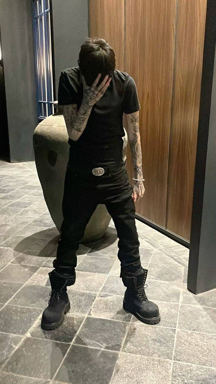 All Black Fit